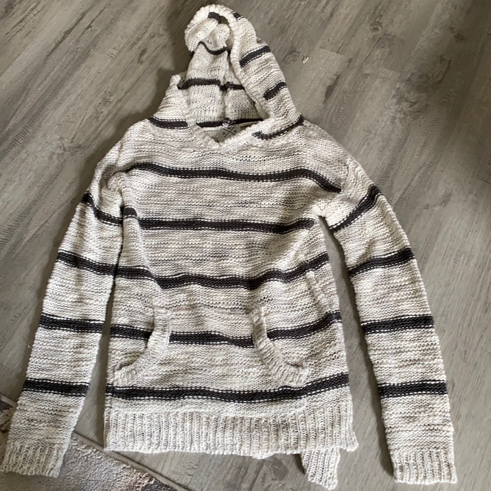 Knitted long sleeve top
